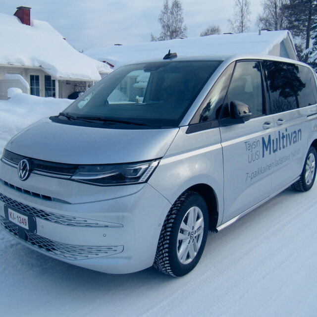 Täysin uusi Volkswagen Multivan, ladattava hybridi - automaatti