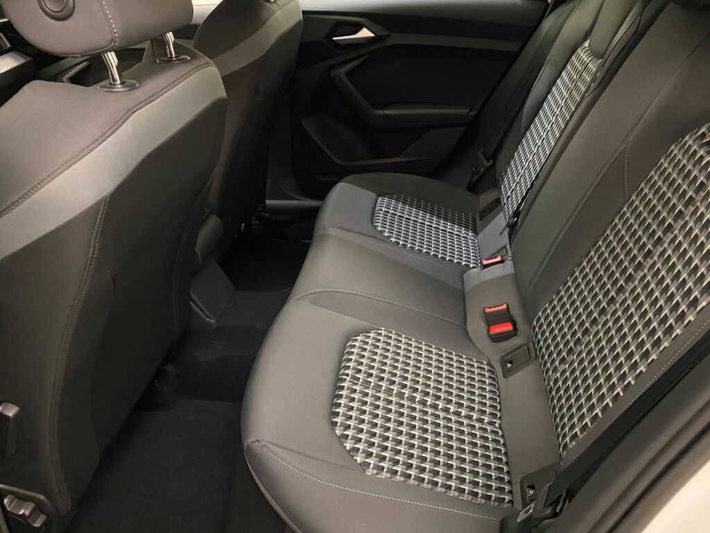 AUDI A1 2023 allstreet 30 TFSI S tronic Progress Lisäetu tähän autoon 1.500 €