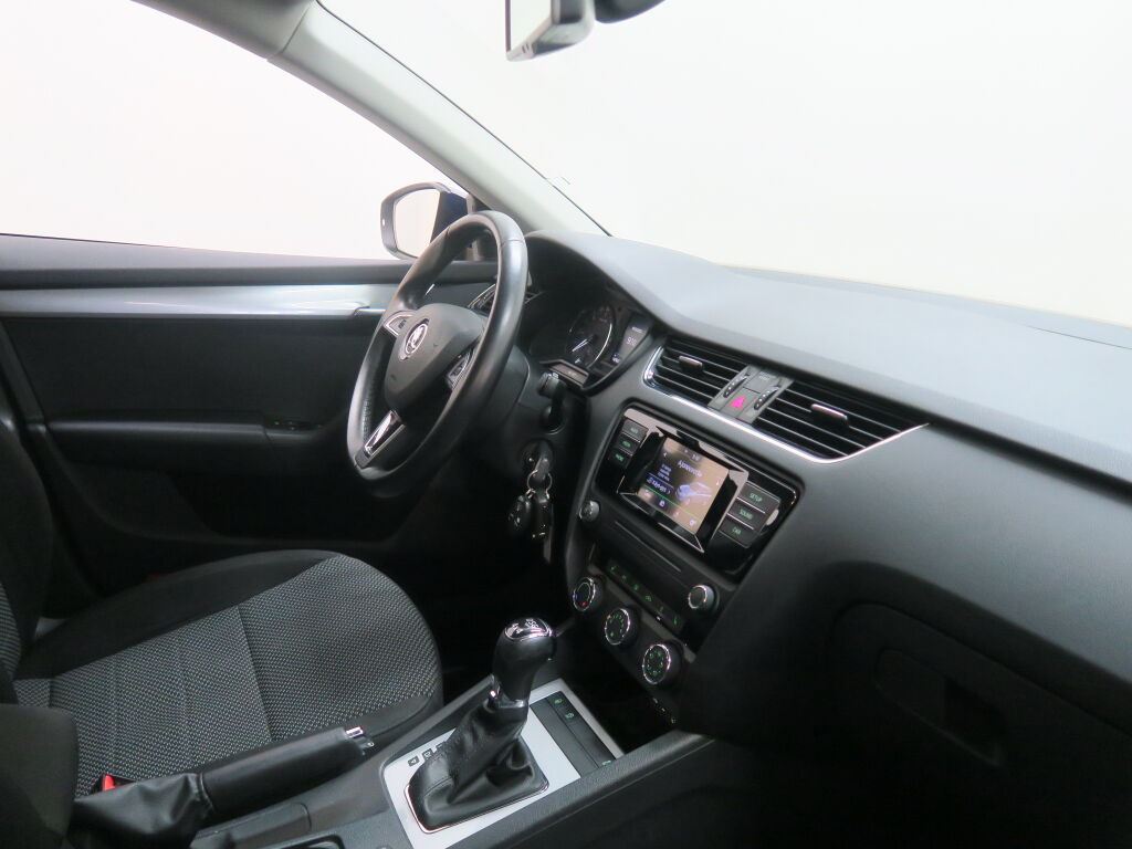 SKODA OCTAVIA 2016 Combi 2,0 TDI 184 4x4 DSG Autom. Ambition**NELIVETO,AUTOMAATTI SEKÄ VOIMAAKIN ON**
