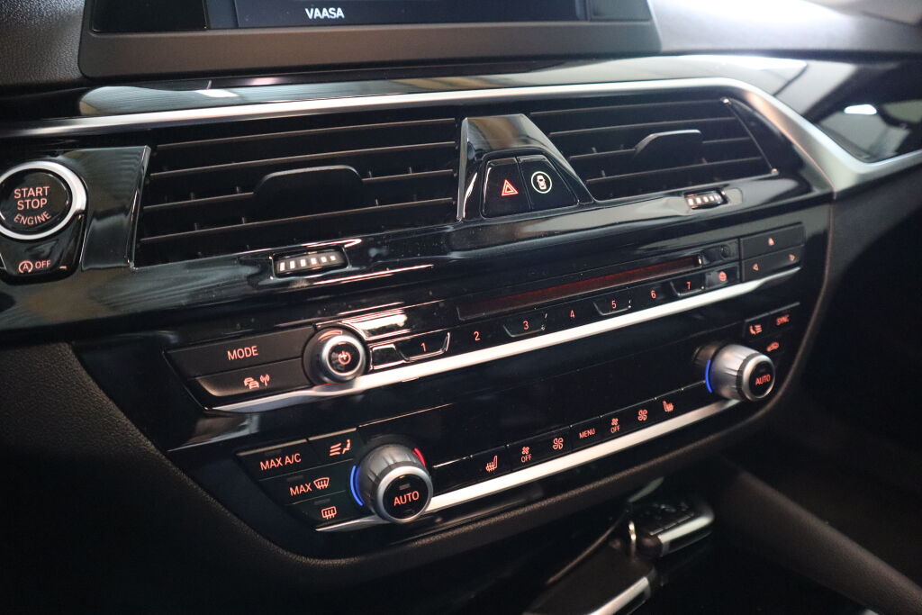 BMW 520 2018 G31 Touring 520d A Business Sport *** SIISTI,PERUUTUSKAMERA, AUTOMAATTI ***