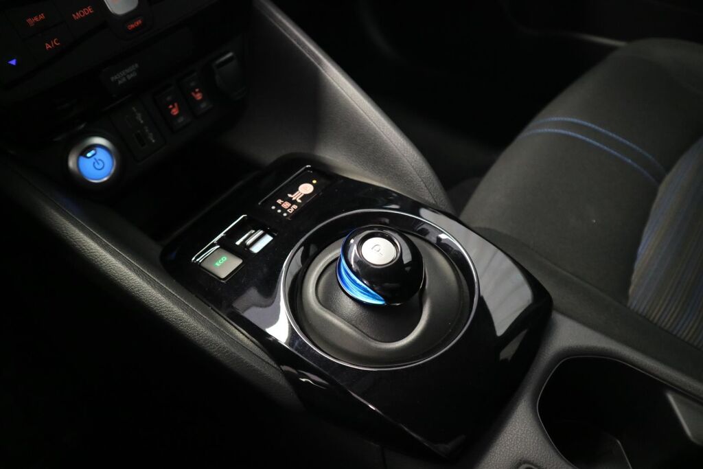 Nissan Leaf 2023 N-Connecta MY22 39 kWh LED FI